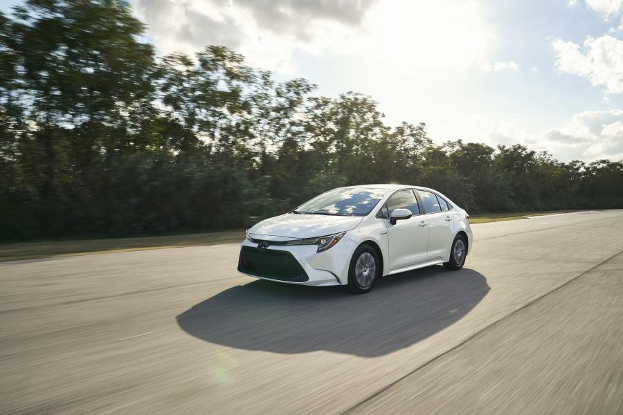  Toyota Corolla Hybrid Sedan 2019 года  (NA) (фото 17 из 44)